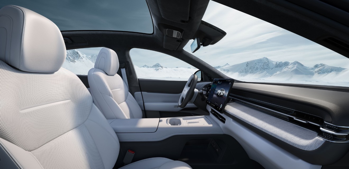 Xpeng G6 Šedá světlá